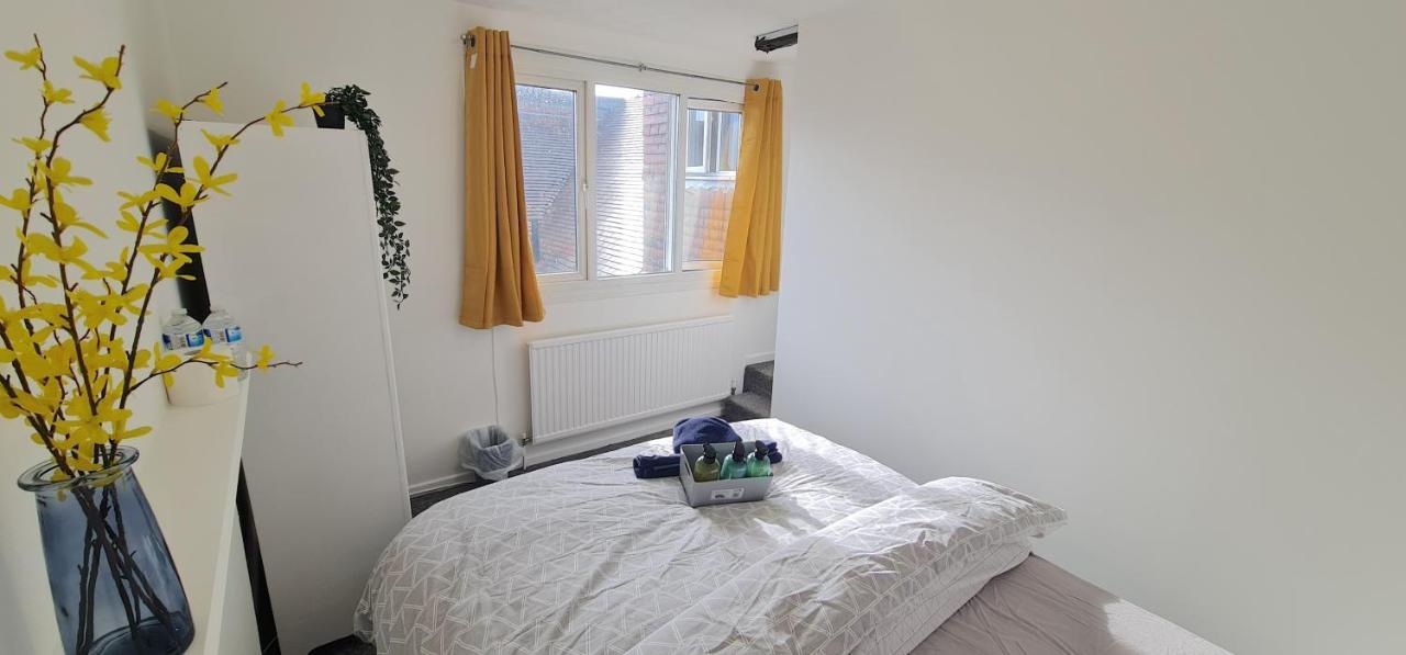 Move Inn Estates - Multiple Rooms London Exterior foto